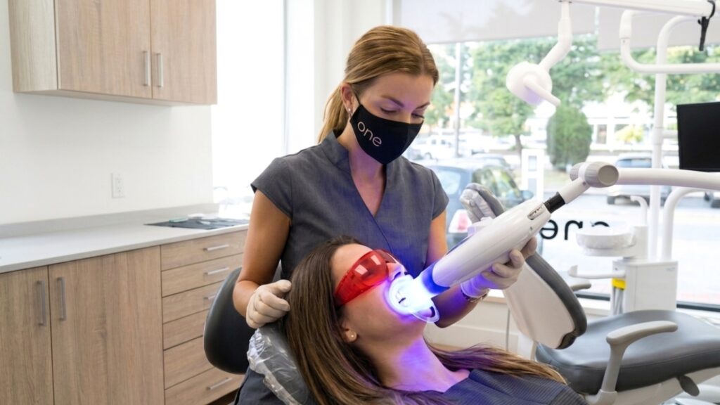 ¿Cuánto cuesta un blanqueamiento dental en Marbella?